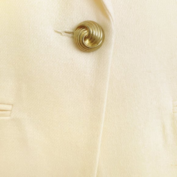 Sag Harbor women's business sut (Blazer & skirt set) Wool. Size 8P. Light Ivory - Picture 4 of 5